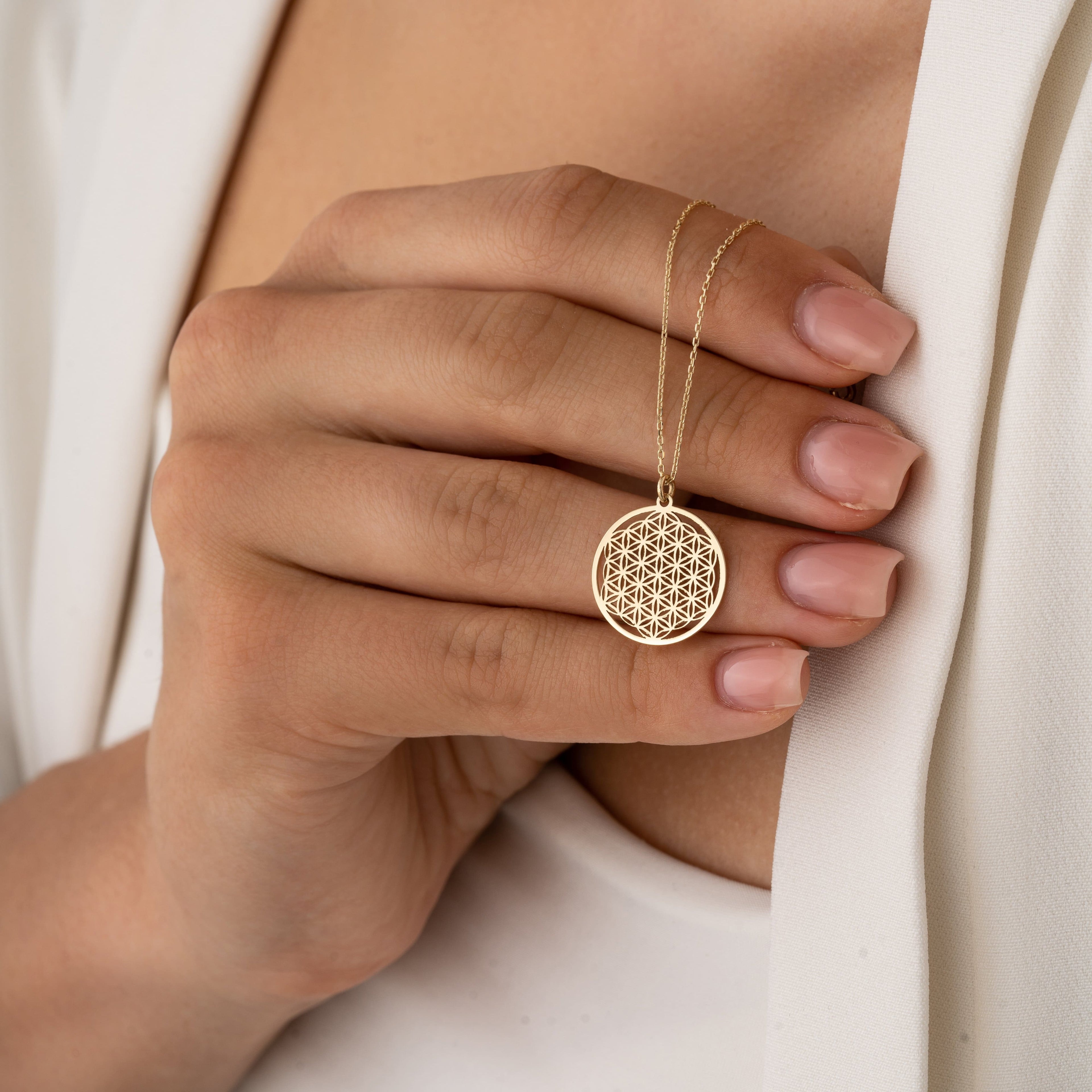 Yaşam Çiçeği Kolye